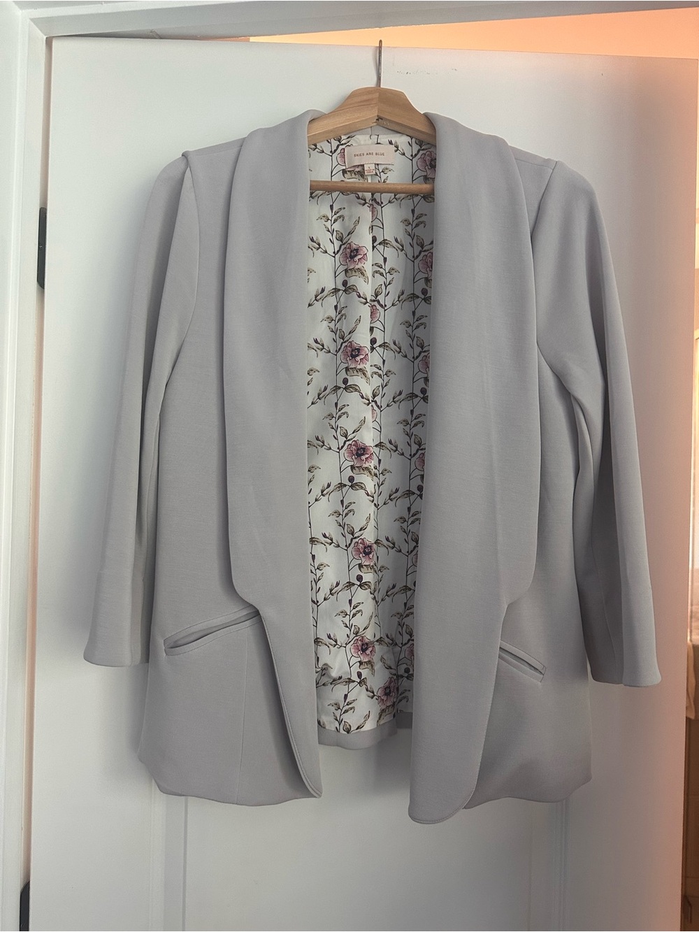 Skies Are Blue Light Gray Open-Front Blazer with Floral Lining